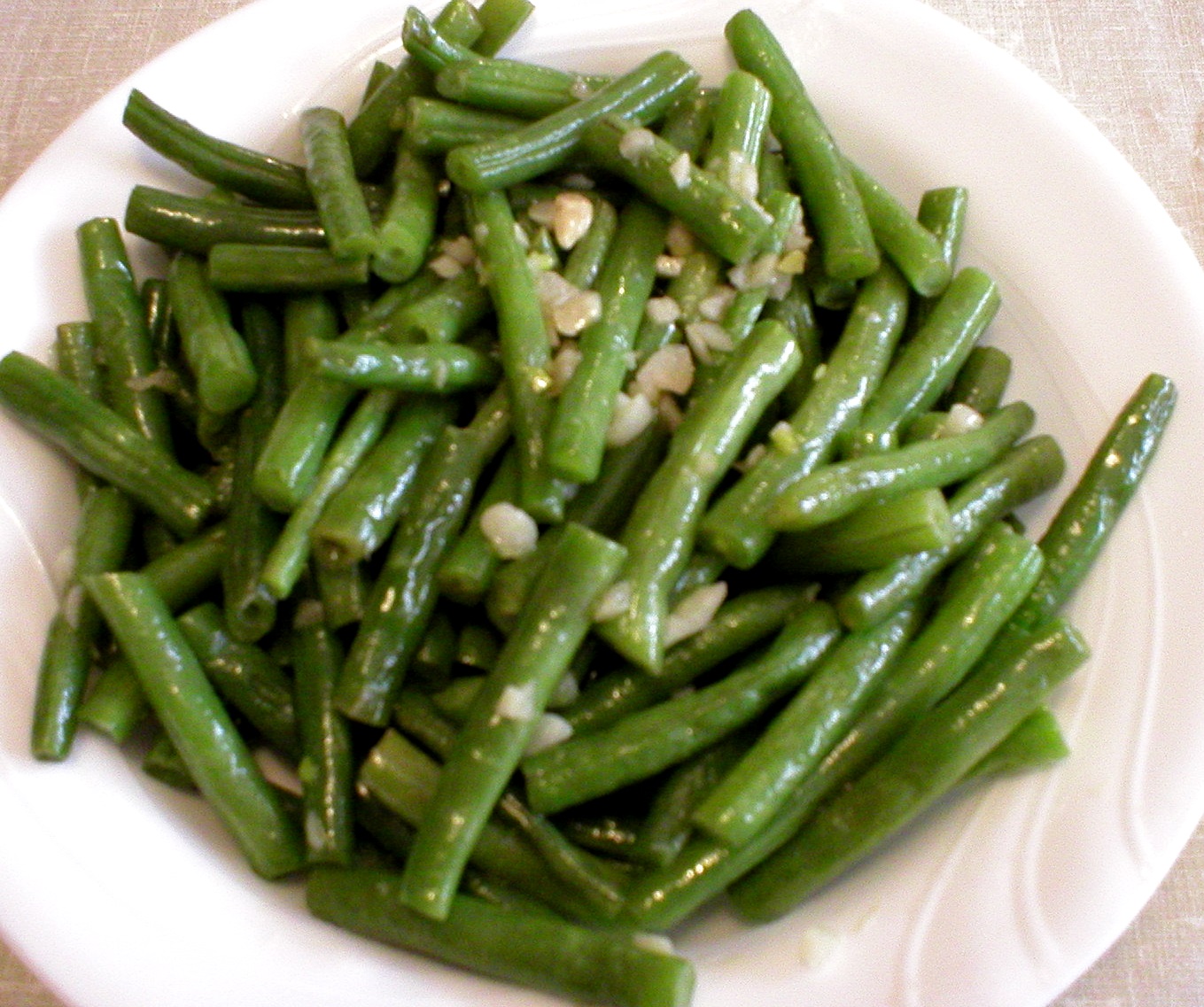 how to cook fresh green beans. 
